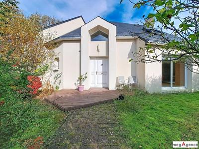 Maison - 200 m² - 8 pièces