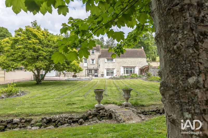 Maison - 185 m² - 8 pièces