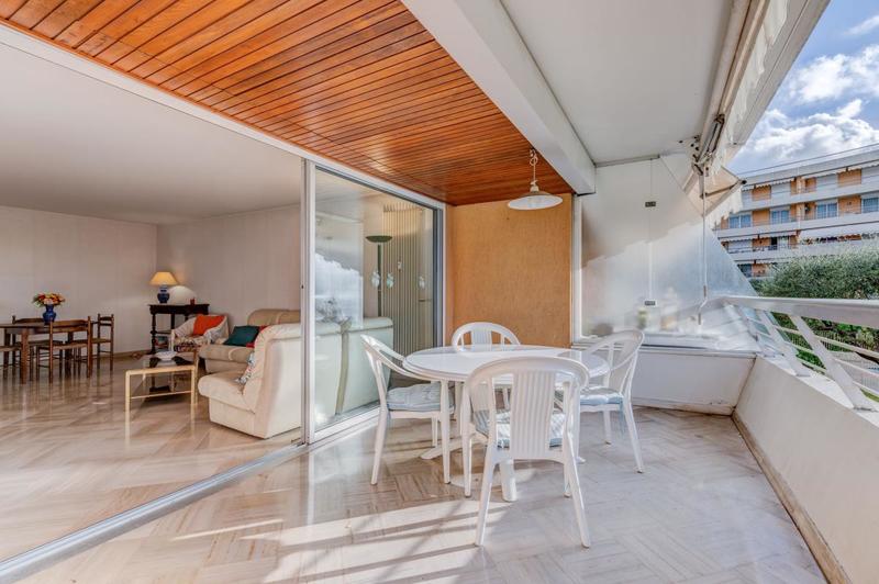 Appartement - 105 m² - 4 pièces