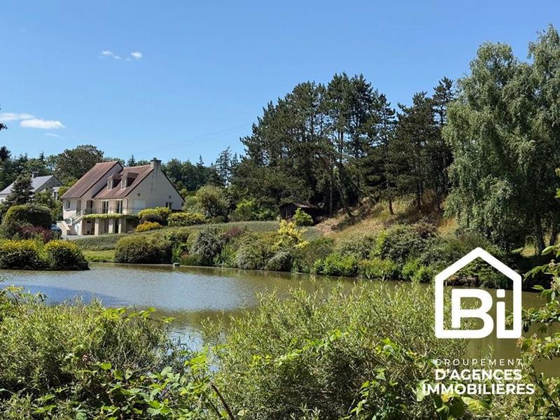 Maison traditionnelle - 180 m² - 7 pièces