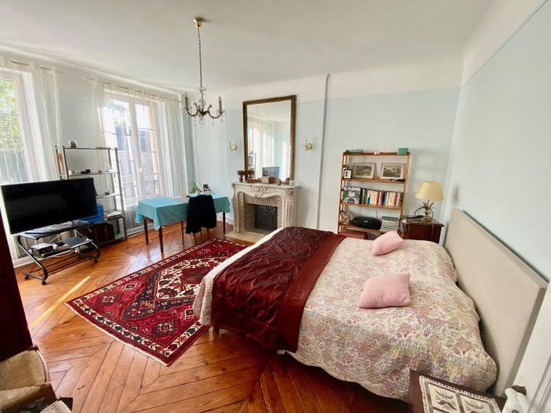 Maison bourgeoise - 250 m² - 9 pièces