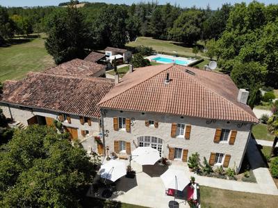 Maison - 432 m² - 10 pièces