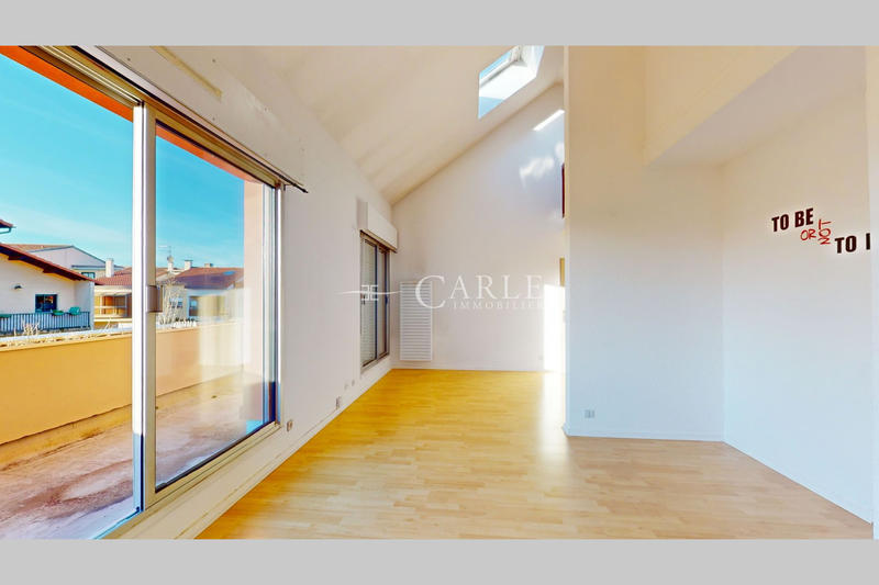 Appartement - 101 m² - 5 pièces