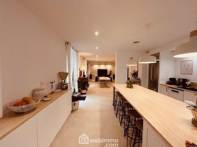 Maison - 224 m² - 6 pièces