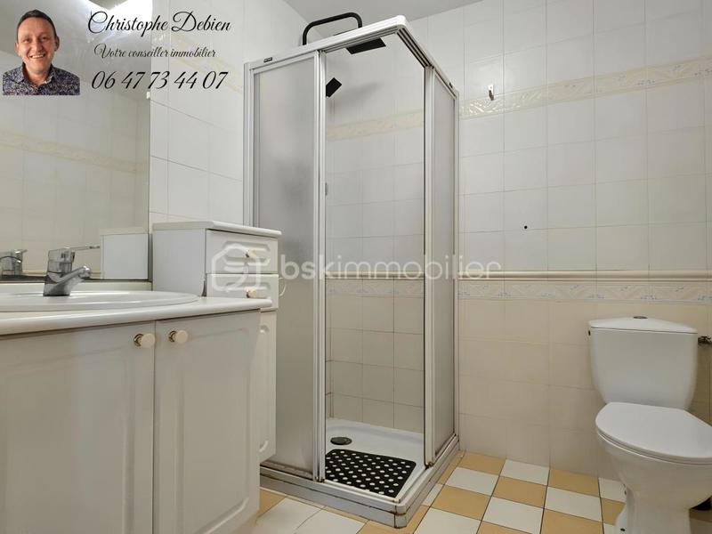 Maison traditionnelle - 207 m² - 7 pièces