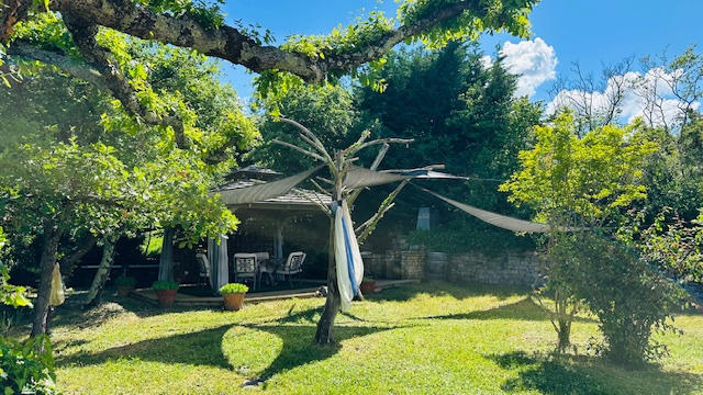 Propriété - 220 m² - 9 pièces