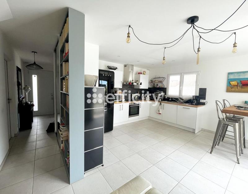 Maison - 97 m² - 4 pièces