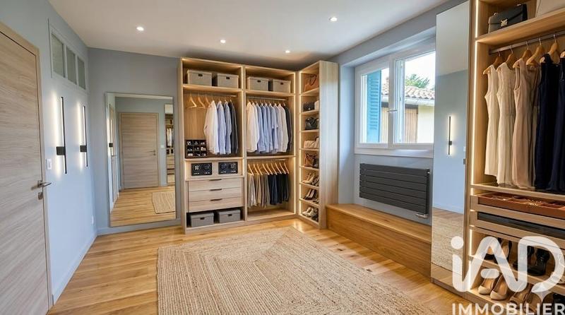 Maison - 99 m² - 5 pièces