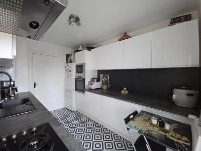 Appartement - 82 m² - 4 pièces