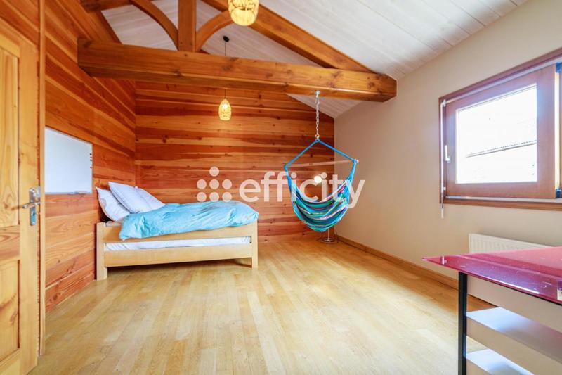 Maison - 306 m² - 8 pièces