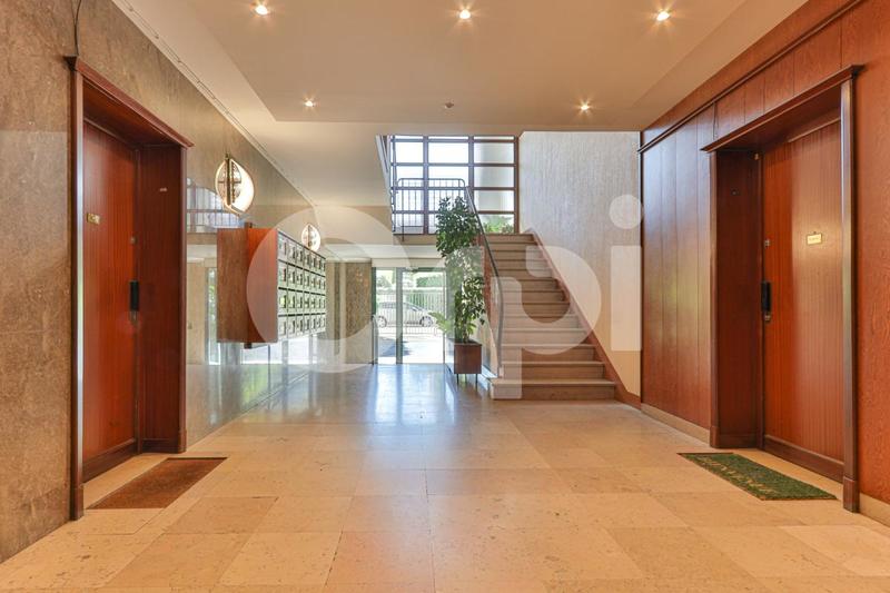 Appartement - 153 m² - 6 pièces