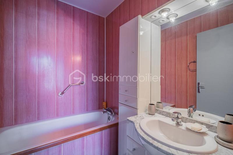 Appartement - 84 m² - 4 pièces
