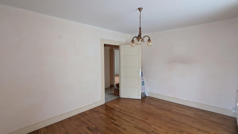 Maison - 157 m² - 8 pièces