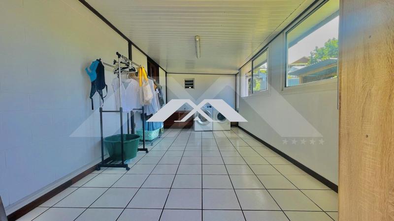 Maison - 140 m² - 5 pièces