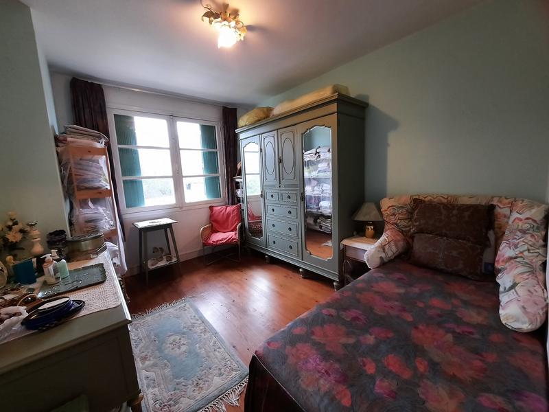 Maison traditionnelle - 302 m² - 7 pièces