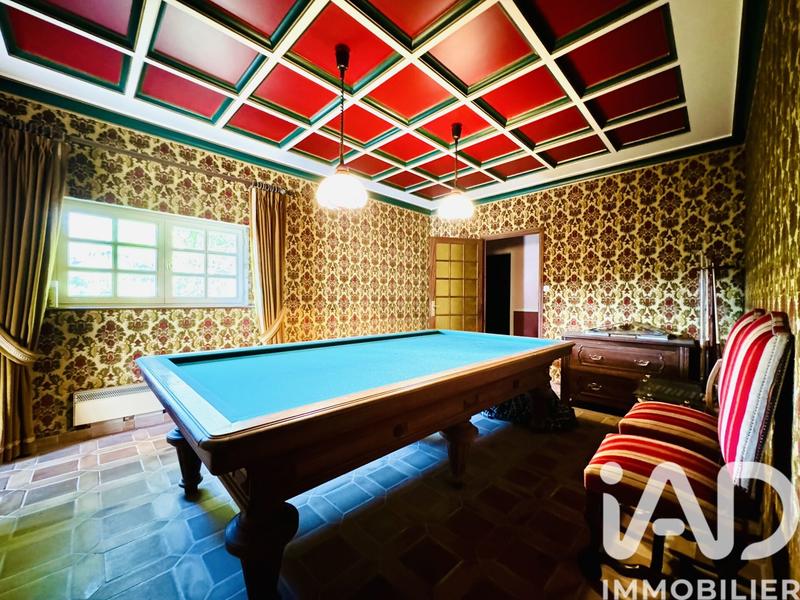 Maison - 480 m² - 12 pièces