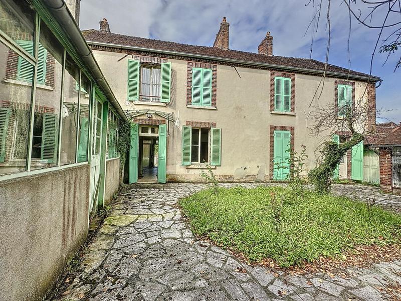Maison - 232 m² - 10 pièces