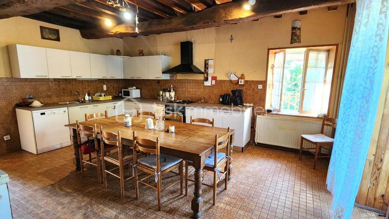 Maison - 211 m² - 7 pièces