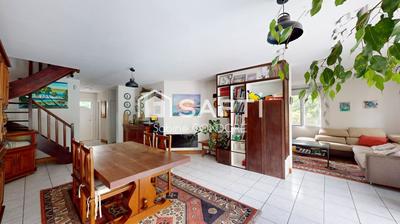 Maison - 137 m² - 6 pièces