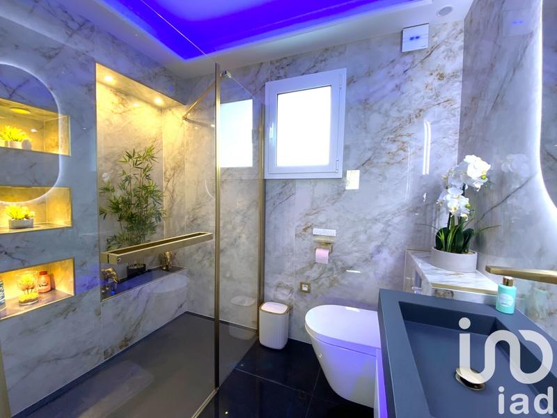 Maison - 325 m² - 10 pièces