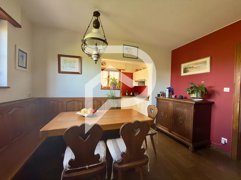 Maison - 201 m² - 7 pièces