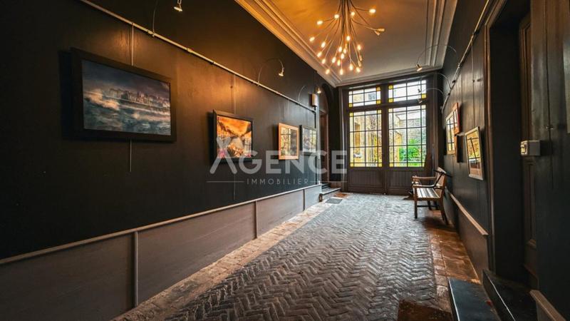 Maison bourgeoise - 340 m² - 12 pièces