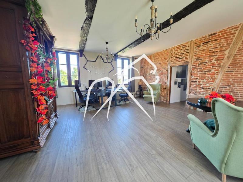 Maison ancienne - 323 m² - 8 pièces