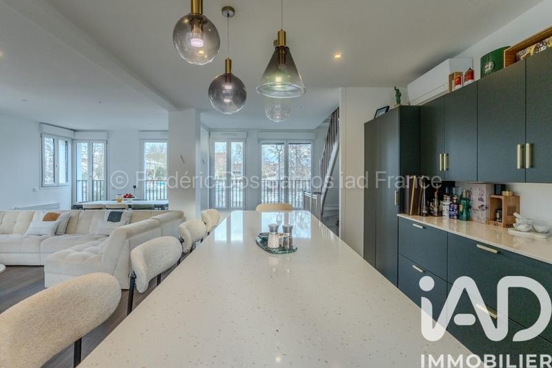 Maison - 200 m² - 6 pièces