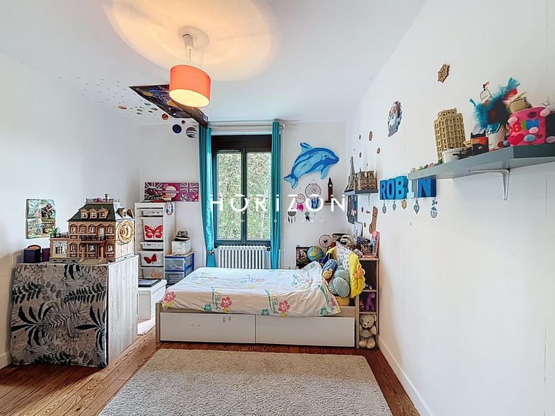 Maison - 202 m² - 7 pièces