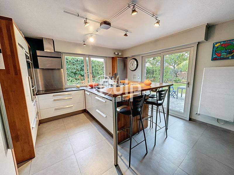 Villa - 196 m² - 6 pièces