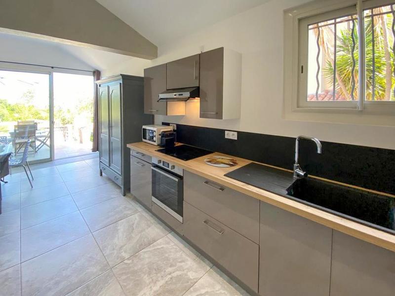 Propriété - 450 m² - 18 pièces