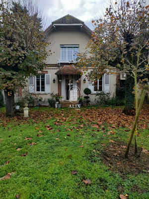 Maison - 180 m² - 7 pièces