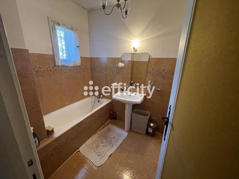 Maison - 258 m² - 9 pièces