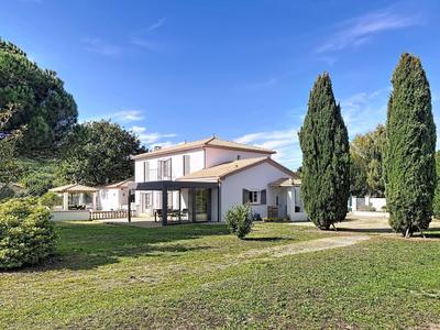 Villa - 200 m² - 7 pièces