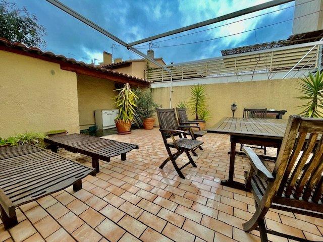 Maison - 295 m² - 4 pièces