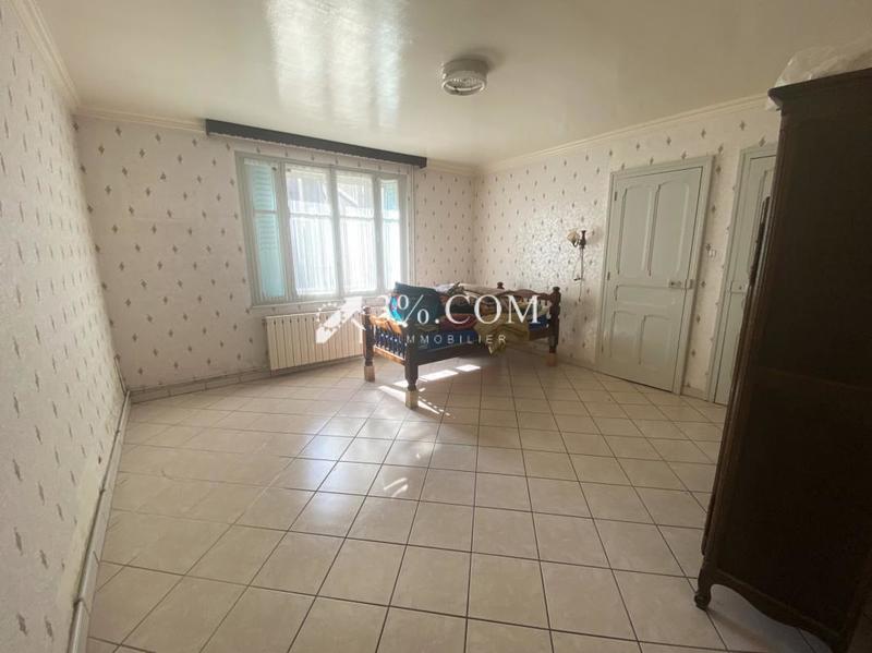 Maison - 230 m² - 8 pièces