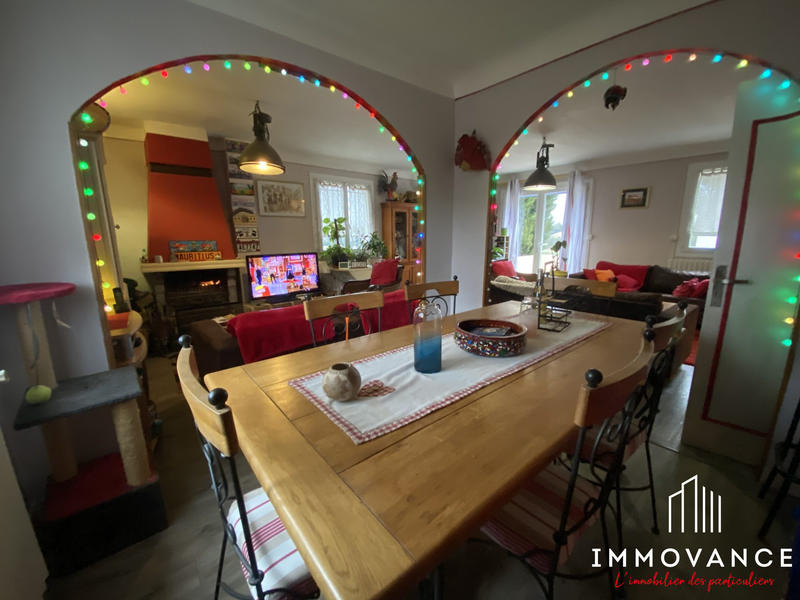 Maison - 230 m² - 7 pièces