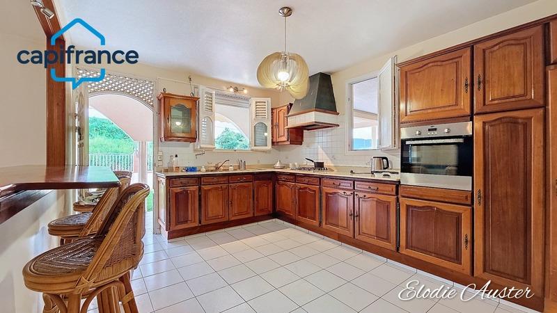 Villa - 267 m² - 10 pièces