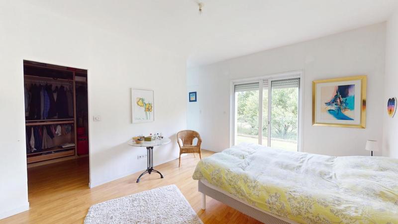 Maison - 228 m² - 6 pièces