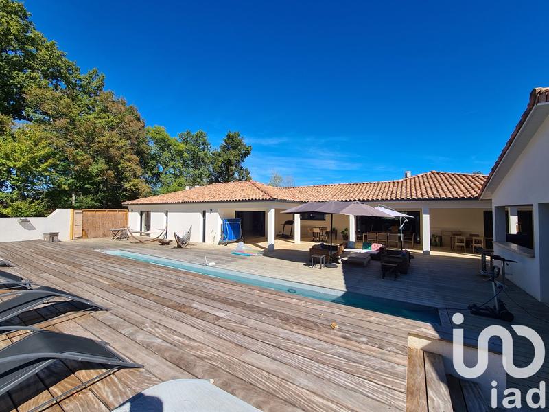 Maison - 250 m² - 7 pièces