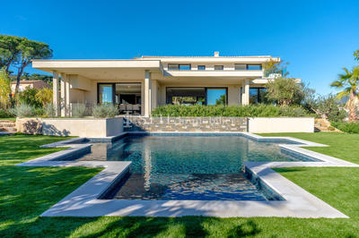 Villa - 370 m² - 6 pièces