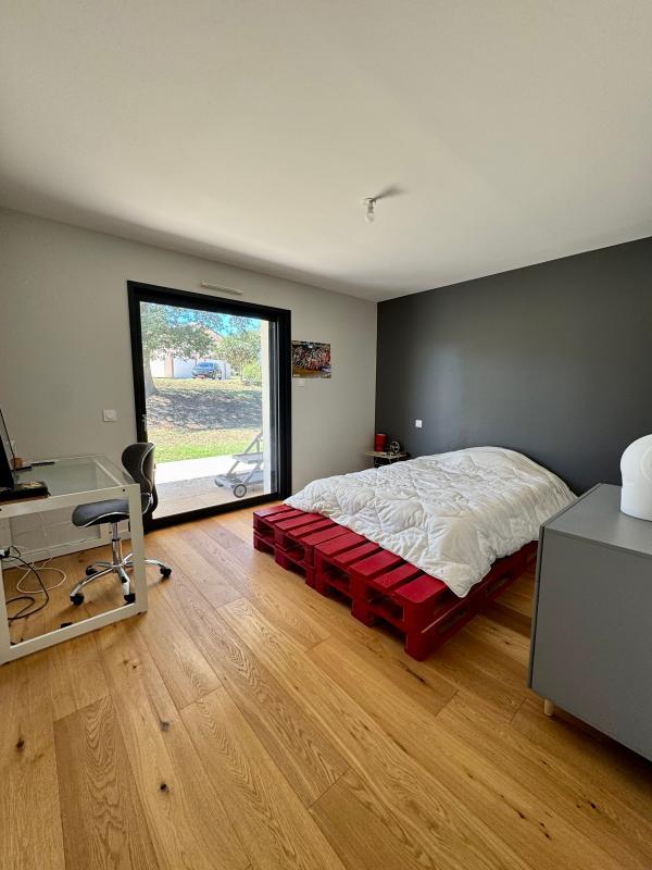 Maison - 233 m² - 7 pièces