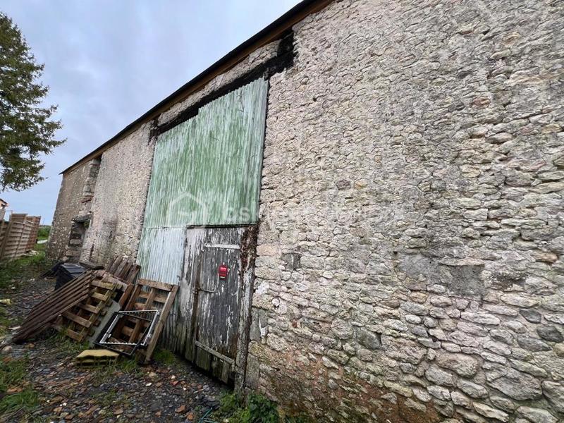 Maison - 220 m² - 2 pièces