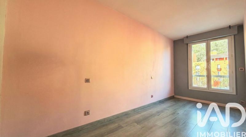 Appartement - 100 m² - 5 pièces