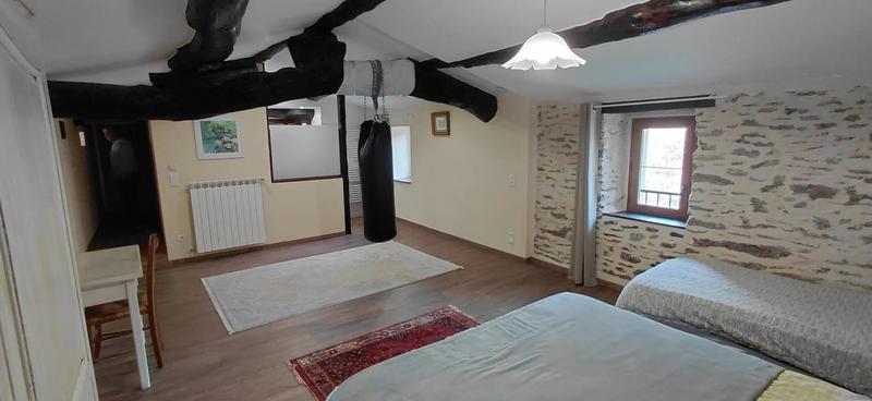 Maison - 280 m² - 9 pièces