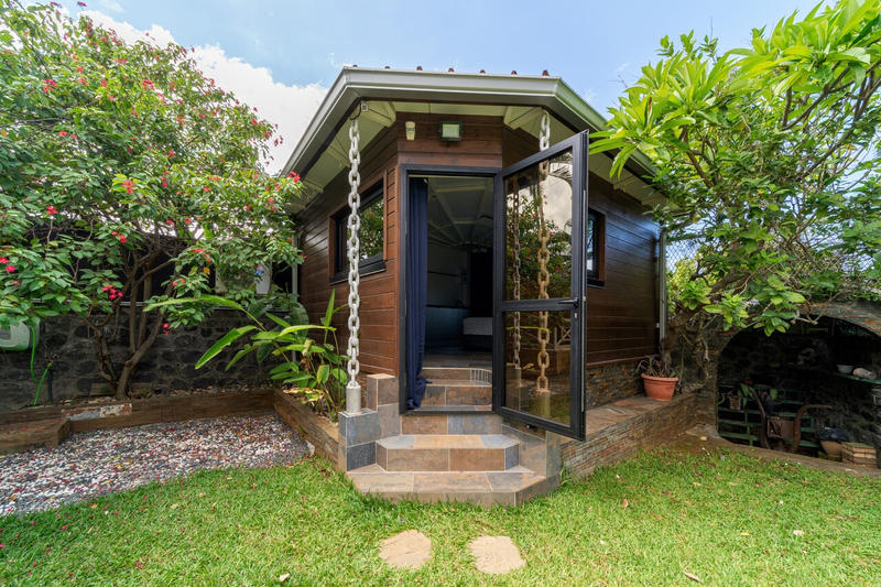 Maison - 248 m² - 8 pièces