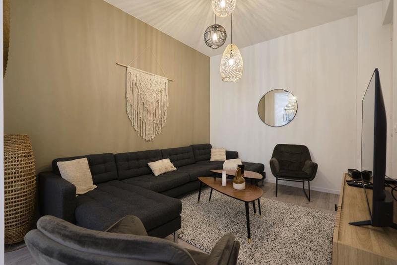 Maison - 175 m² - 10 pièces