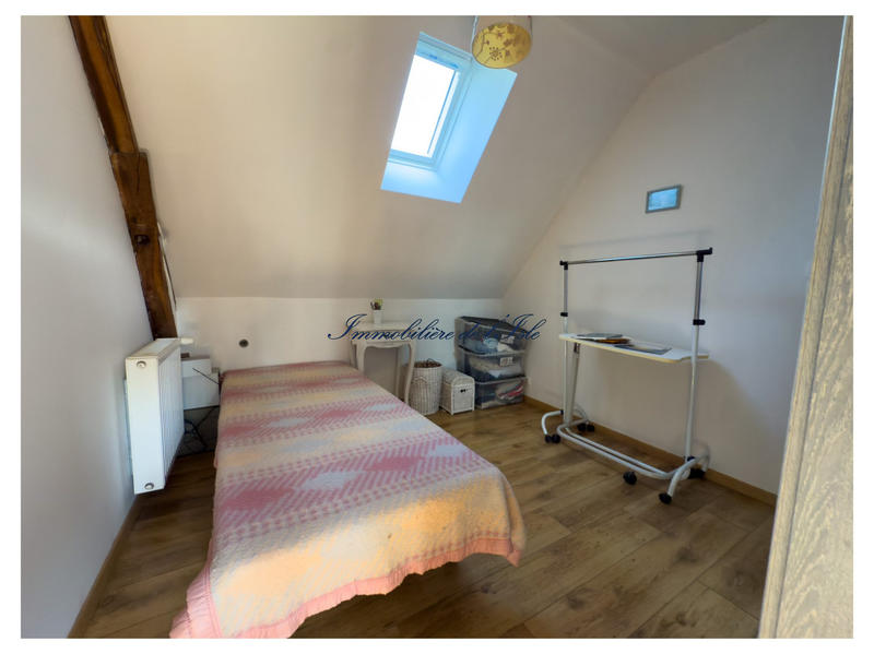 Maison - 236 m² - 9 pièces