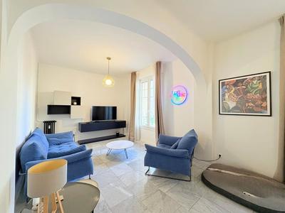 Appartement bourgeois - 132 m² - 4 pièces