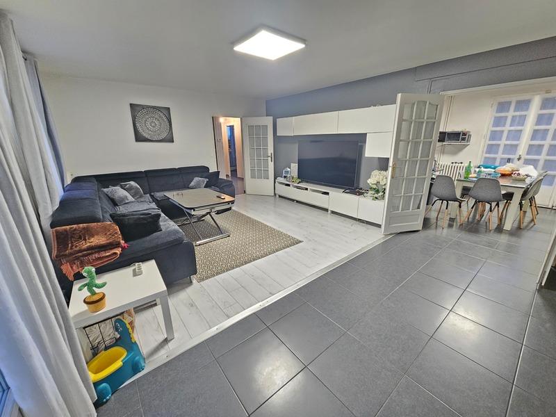 Maison - 180 m² - 9 pièces